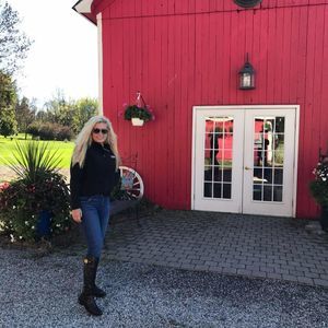 Meet your Posher, Jennifer